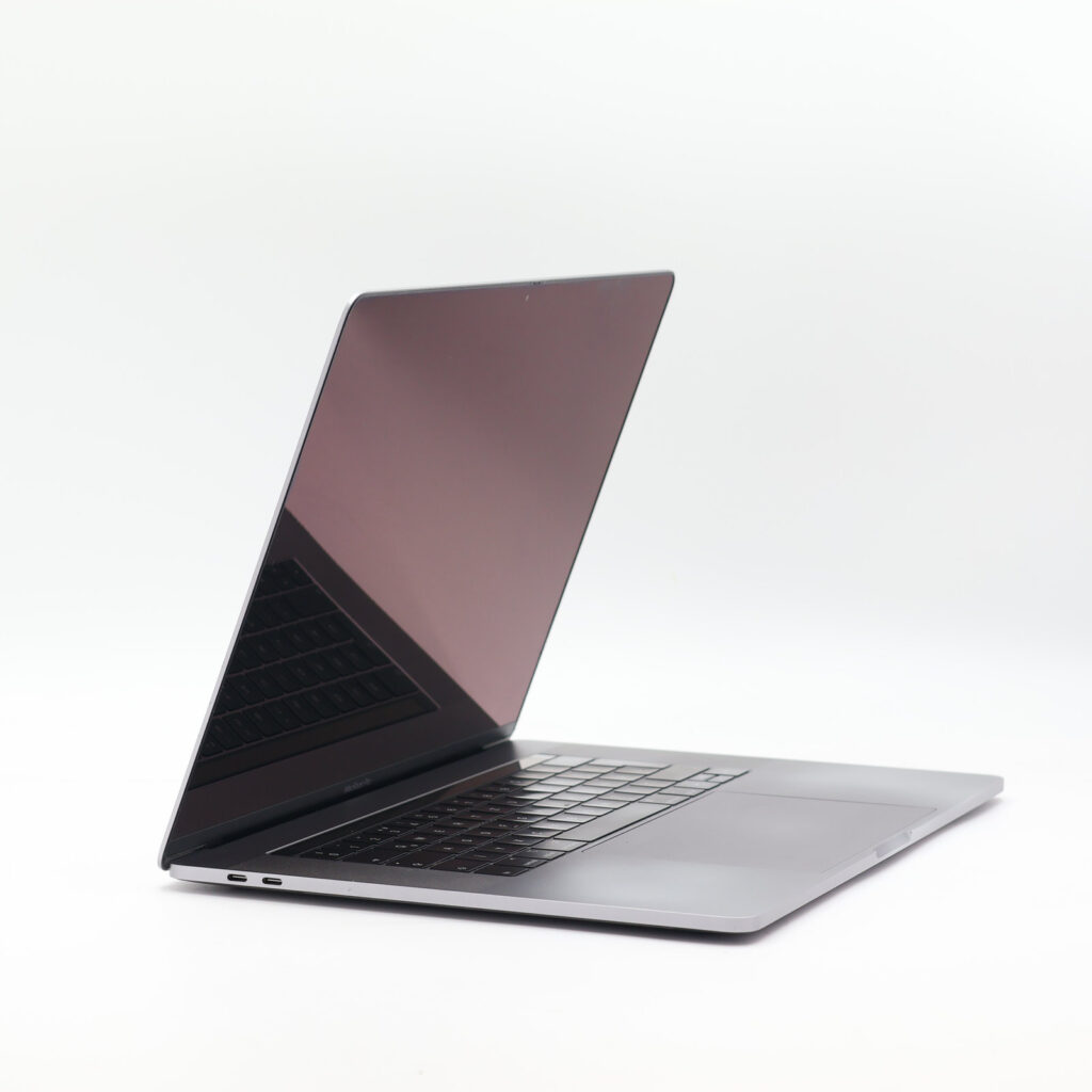 Apple Macbook PRO i7 2018 256 GB Space Gray