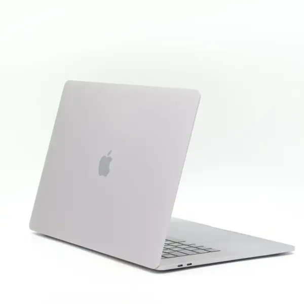 MacBook Pro 15″ Intel Core i7 (2018) Space Gray 2.2 GHz · 6 CPU · Intel UHD Graphics 630 + Radeon Pro 555X 4 GB 16 GB 256 GB · Felújított